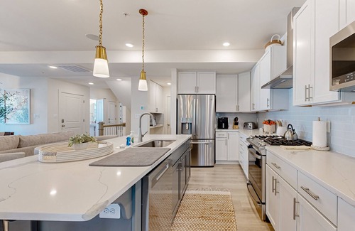 Rehoboth Beach House | Luxurious Oyster House Village retreat near golf, beach, & boardwalk