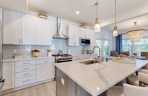 Rehoboth Beach House | Luxurious Oyster House Village retreat near golf, beach, & boardwalk