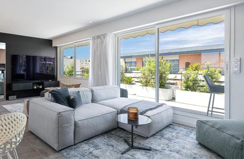 Cannes City Centre Apartment | LUXURIOUS PENTHOUSE ROOFTOP MARTINEZ CROISETTE
