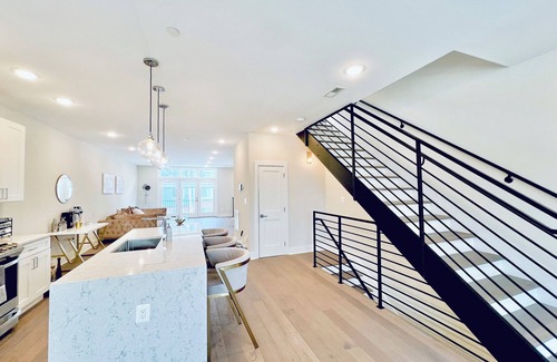 Trinidad Condo | Luxurious Penthouse Monument Rooftop Views @Capitol&H ST Corridor