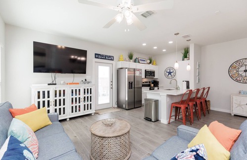 Corpus Christi House | Luxurious Pet-Friendly Paradise Steps from the Beach & Two Resort-Style Pools