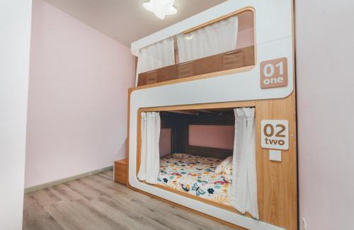 Central District Apartment | Luxurious President Family Suite 3BR8pax Mosaic Midvalley by Our Stay