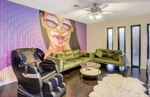 Rancho Oakey House | Luxurious & Private | Mins to Strip, Pool, HotTub