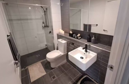 Gungahlin Apartment | Luxurious Private One Bedroom Apartment, Gungahlin