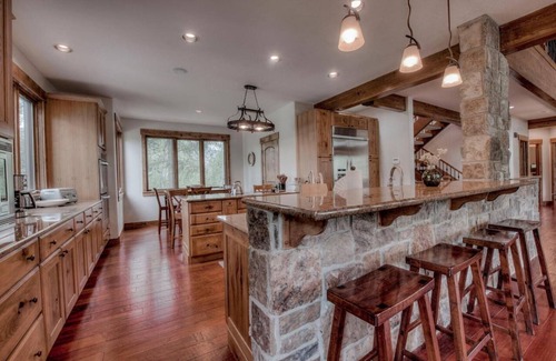 Three Peaks House | Luxurious private home in Raven Golf Club