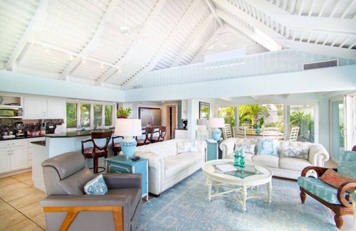 Estate Peterborg Villa | Luxurious Private Villa - Yellowbird