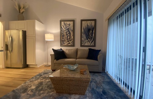 Bunker Oaks Villa | Luxurious Renovated Villa Overlooking Lake & Golf Course