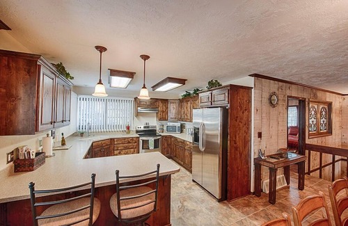 West Yellowstone House | Luxurious Rental Next to Yellowstone Park. Close to Downtown.