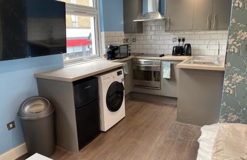 Fulham Broadway Apartment | Luxurious Restful Studio Flat, Less Than 30 Mins From Centre!