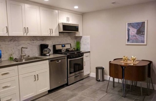 Silver Terrace Apartment | Luxurious retreat minutes from San Francisco airport and Chase center
