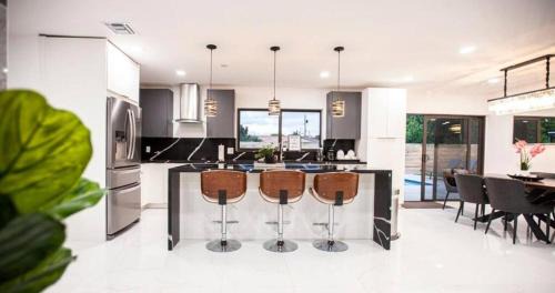 Ojus Villa | Luxurious Retreat with Tennis and Soccer Courts TGH
