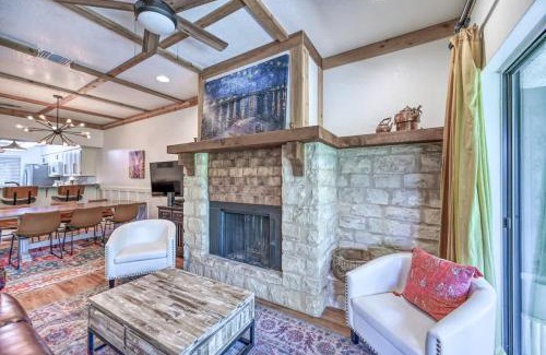 New Braunfels House | Luxurious Riverfront Condo Just 1 Blk to Schlitterbahn!