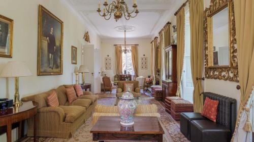 Sintra Villa | Luxurious royal estate in historic Sintra paradise