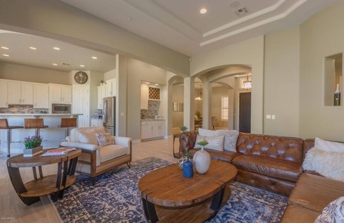 Talon Retreat House | Luxurious Scottsdale Getaway with Golf Course & Mountain Views