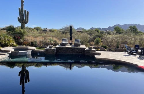 Talon Retreat House | Luxurious Scottsdale Getaway with Golf Course & Mountain Views