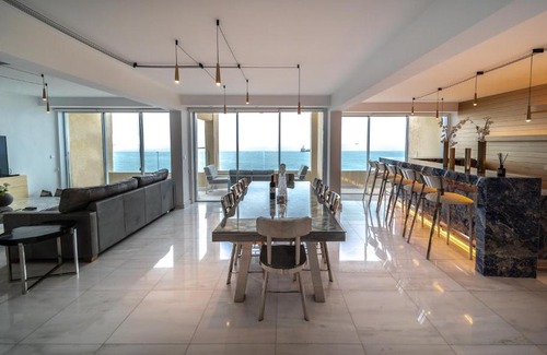 Old Town of Limassol Apartment | Luxurious Sea Front Three Bedroom Apartment