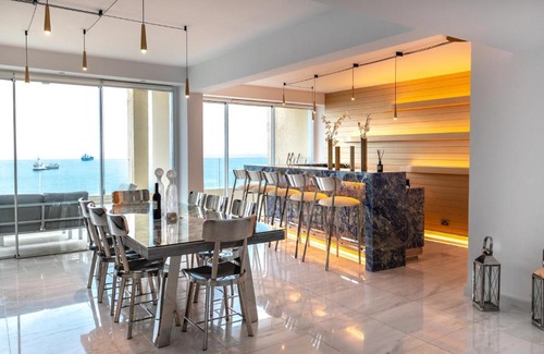 Old Town of Limassol Apartment | Luxurious Sea Front Three Bedroom Apartment