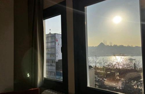 Galata Apartment | Luxurious Sea View Apartment in Karaköy 4BR , 2BA, AC