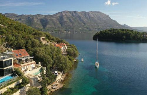 Cove Tri Zala (Zrnovo) Villa | Luxurious Seafront Villa 4 Bedrooms Villa Sea La Vie Phenomenal Marina View & Private Infinity Pool Korcula