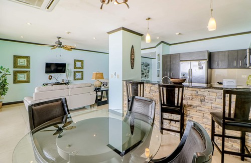 Jaco Condo | Luxurious Seaside Condo on the Beach with Pool - Views from Private Patio