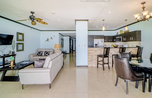 Jaco Condo | Luxurious Seaside Condo on the Beach with Pool - Views from Private Patio