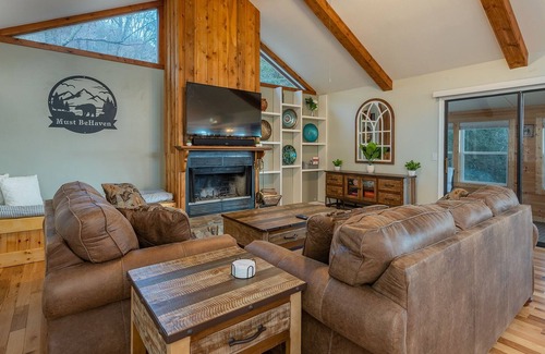 Maggie Valley House | ★Luxurious & Serene / ♛King Beds / HotTub / Views