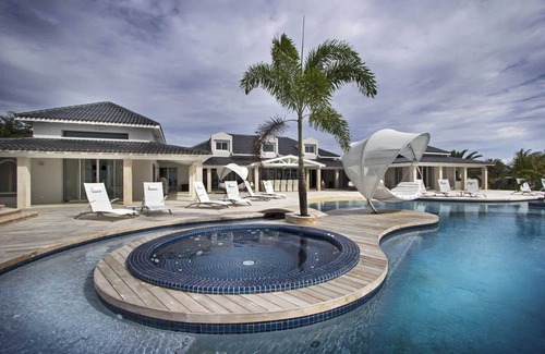 Plum Bay Villa | Luxurious Six bedroom villa with private chef, heated pool, jacuzzi, in-pool bar