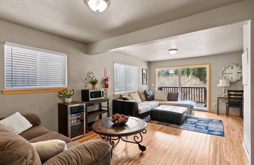 Tahoe Village Condo | Luxurious Ski In Ski Out Heavenly Condo