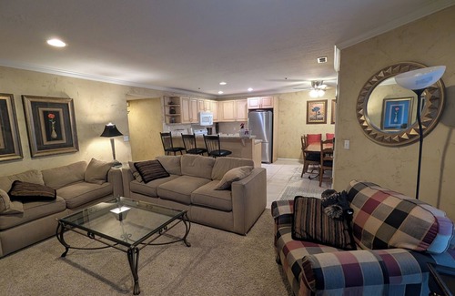 North Park City Condo | Luxurious & Spacious 2BR/2BA Condo