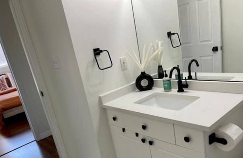 Woodslee House | Luxurious & spacious 3 bedroom home in Windsor.