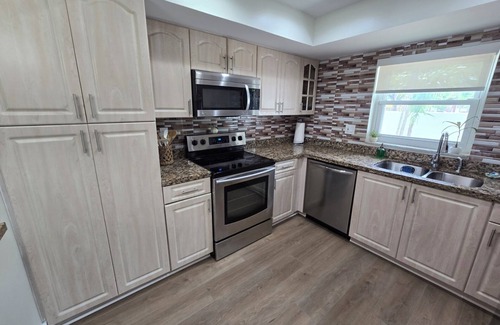 Ludlam House | Luxurious & Spacious Townhouse in Prime Location
