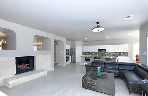 Wetmore Villa | Luxurious & Spacious 5-Bedroom Villa in Vibrant San Antonio