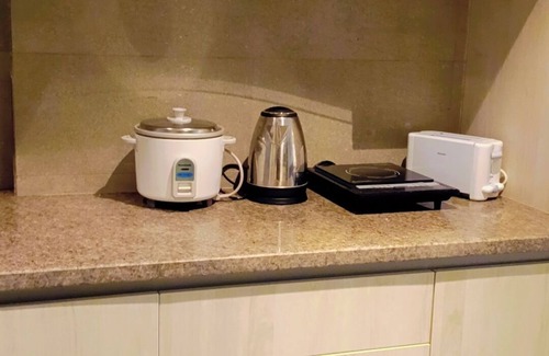Gurugram Apartment | Luxurious Stay by NobleNest @Aipl Joy Street mall sec 66