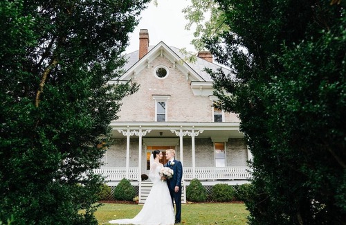 Orange Villa | Luxurious Stay for 2 at Grelen's Enchanting Garden Estate: Boxwood Villa