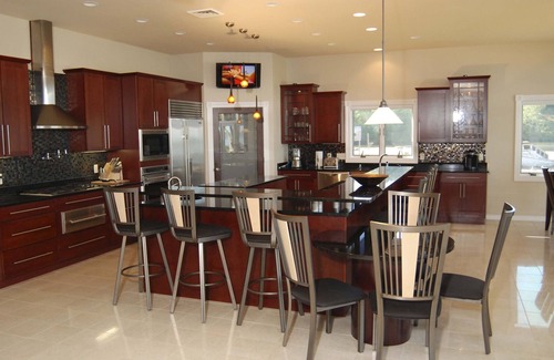 Mauston Condo | Luxurious Stay Spa Retreat - Private Hot+Cold Tubs, Steam Suite, Spa Services