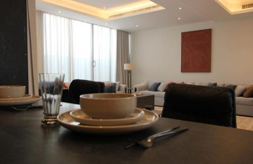 Riyadh Apartment | Luxurious suite with a terrace overlooking KAFD