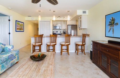 Tavernier Condo | Luxurious Top Floor 2 Bedroom Suite w/Unobstructed Ocean Views