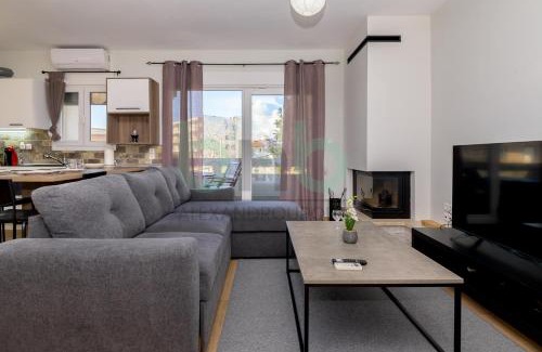 Alexandroupoli Apartment | Luxurious Tsimiski 2nd Floor