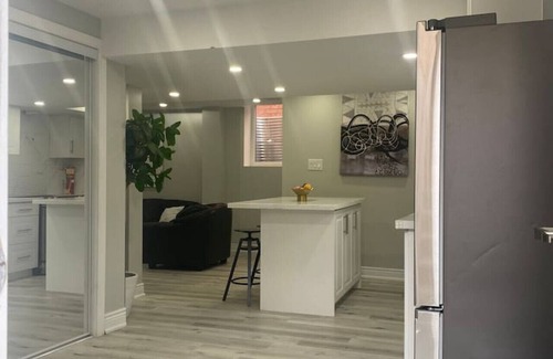 Brampton Apartment | Luxurious & upscale basement apartment