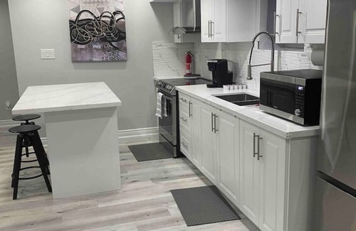 Brampton Apartment | Luxurious & upscale basement apartment
