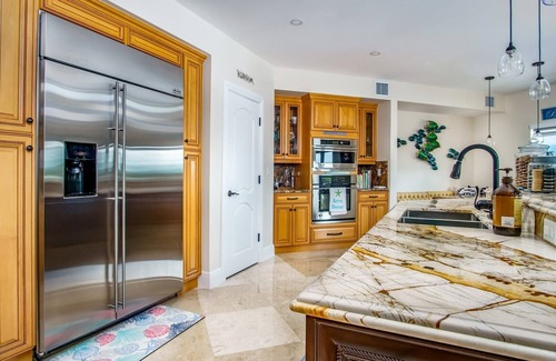 Venetian Shores House | Luxurious Venetian Shores Pool Paradise - Your Dream Getaway Awaits!