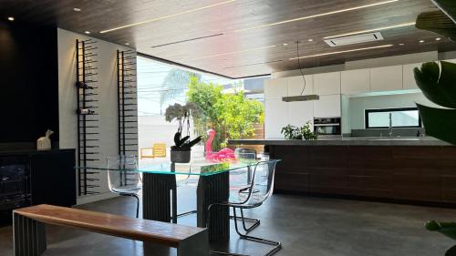 Los Angeles Villa | Luxurious Venice Oasis Home