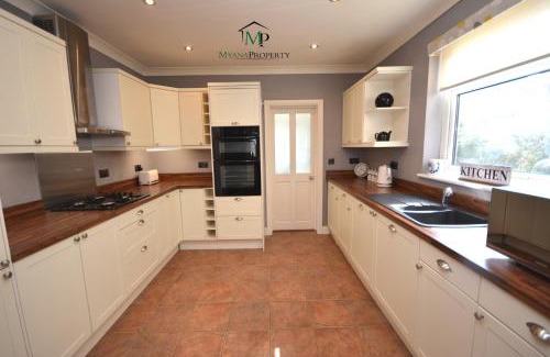 Lowestoft House | Luxurious Victorian Home by the sea - Myana House