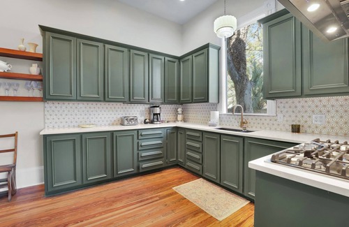 Historic Downtown Savannah House | Luxurious Victorian Manor w/Private Pool + Parking by Lucky Savannah