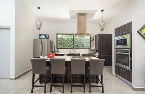 Playa Langosta Villa | Luxurious Villa w/Butler Service ~ Steps to Beach