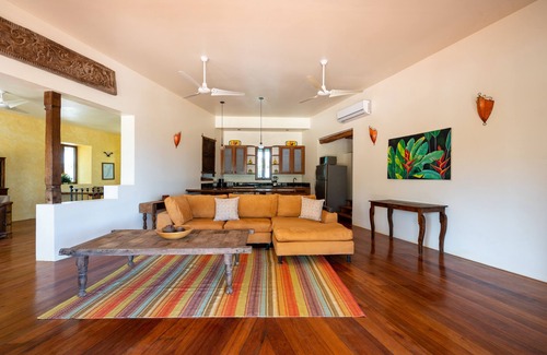 San Pedro Villa | Luxurious Villa Diamond, ocean views, Gold Standard Certified!