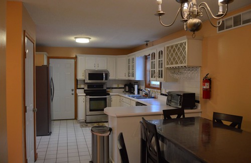Tobyhanna House | Luxurious Villa in Pocono near Ski Slopes & Camelback with Game room & Hot tub