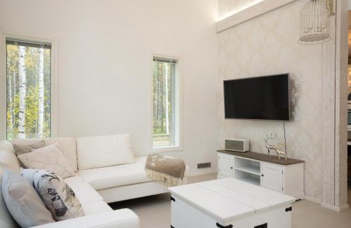 Sonka Villa | Luxurious Villa Kinos with Jacuzzi