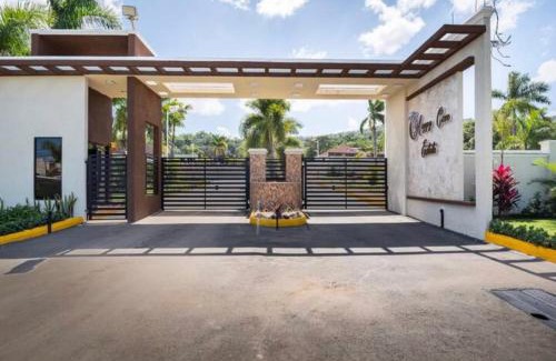Ocho Rios House | Luxurious Villa Royale- 5 min drive to Ocho Rios