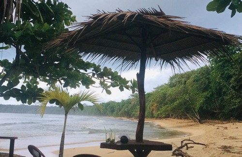 Cahuita House | Luxurious villa w/air conditioning just 350m to the Cahuita Beach National Park